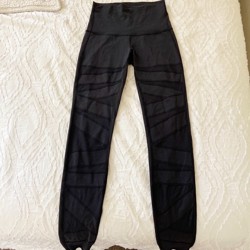 Lululemon black mesh leggings